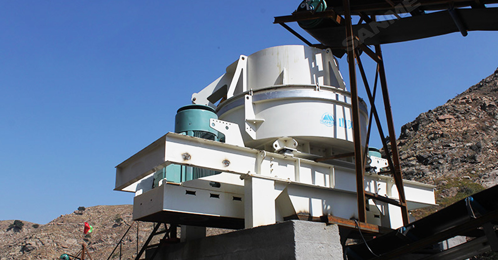 The Difference Between VSI Sand Making Machine And Impact Crusher